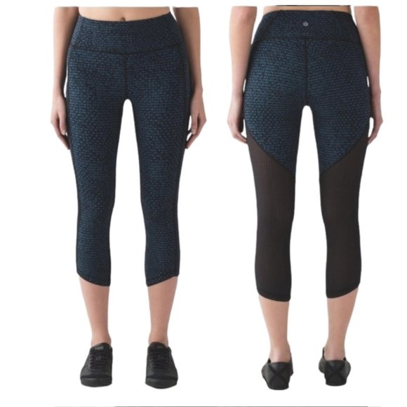Lululemon Size 6 Deep Breath Crop Weave Desert Teal Alberta 7/8 Leggings - Picture 1 of 9